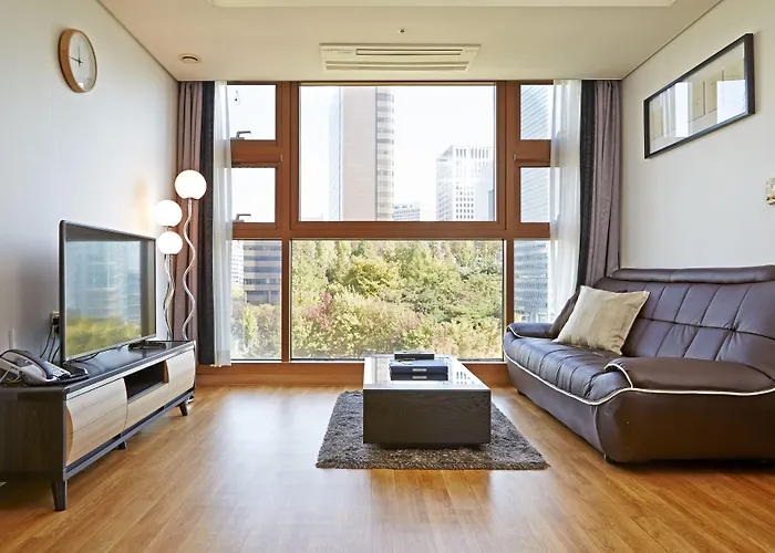 Hotel Brown