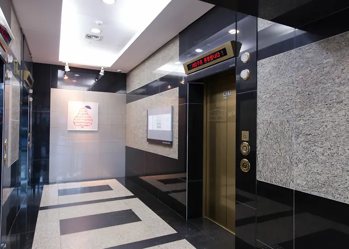 Brown Hotel 3*